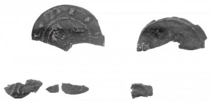 1063-1074. Denár Ag Salamon kettétört (0,36g) + 5db Ag dénártöredék (összsúly: 0,07g) T:3 Hungary 1063-1074. Denar Ag Solomon broke in two (0,36g) + 5pcs Ag Denár fragments (total weight: 0,07g) C:F Huszár: 17., Unger I.: 10.