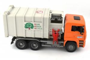 Bruder MAN TGA 41.440 nagyméretű kukásautó, a kukák hiányoznak, 52x25x17 cm