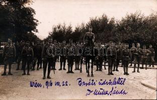Marching soldiers WWI (EB)