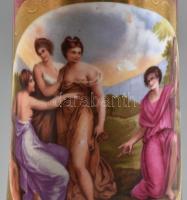 Páris választása. Antik jelenettel díszített jelzett, régi csehszlovák porcelán váza. Részben kézzel...