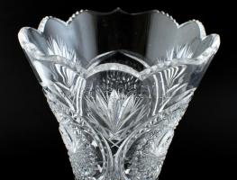 Ólomkristály váza, metszett, kopásnyomokkal, m: 28,5 cm