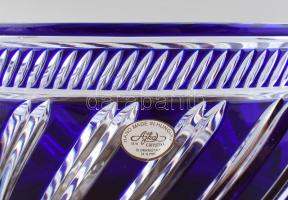 Ajkai ólomkristály kék-fehér dísztál, matricával jelzett, kis kopásnyomokkal, d: 25,5 cm