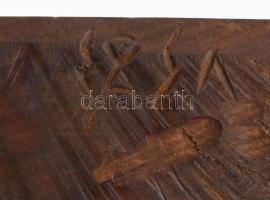 Falnál, faragott fa szobor, jelzés nélkül, m: 15 cm