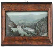 cca 1900-1910 Korytnicza-fürdő látképe, gyöngyház berakással, üvegezett fa keretben, 8x13 cm, keret: 14,5x16 cm