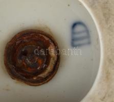 Alt Wien urna váza pár. XIX. sz. Bécs, historizáló stílus. Kézzel festett, jelzett, egyik javított, ...