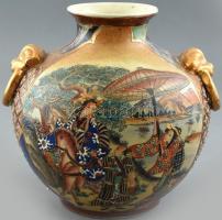 Díszváza, kézzel festett porcelán, Kína, XX. sz., jelzett, Sérült, m:20cm