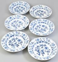 Meissen 6 db lapos tányér, porcelán, mázalatti kobaltkék hagymavirág mintával, jelzett: kardos Meissen, hibátlan, d: 25 cm