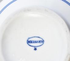 Meissen tejes kancsó, porcelán, mázalatti kobaltkék hagymavirág mintával, jelzett: csillagos Meissen...