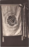 1900-1925 Aréna úti polgári leányiskola és női ipari tanfolyam zászlója / Hungarian girls schools flag with coat of arms. photo