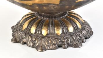 Szecessziós réz kínáló tál. XX. sz. eleje. Poncolt, csiszolt d: 31 cm