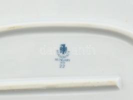 Hollóházi porcelán étkészlet, teás készlettel. Kézzel festett, matricás, jelzett, néhány apró lepatt...