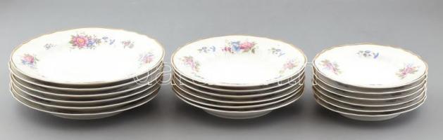 Hollóházi porcelán étkészlet, teás készlettel. Kézzel festett, matricás, jelzett, néhány apró lepatt...