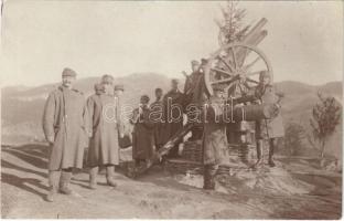 Vatra Dornei, Dornavátra, Bad Dorna-Watra (Bukovina); osztrák-magyar katonák gyorstüzelő ágyúval / WWI K.u.K. (Austro-Hungarian) military, soldiers with cannon. photo