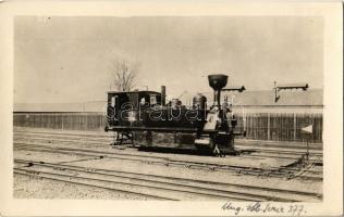 MÁV 377. sorozatú gőzmozdonya. Gőzmozdony Szaklap kiadása / Hungarian State Railways locomotive. photo