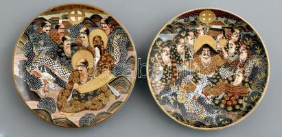 Satsuma teáskészlet. 
Keménycserép, felületén dúsan, moriage technikával, színesen kézzel festett é...