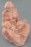 Tóth Valéria (1943- ): Anya gyermekével, terrakotta, jelzett, apró kopásokkal, sérült m: 22 cm