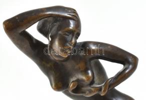 Kerényi Jenő (1908-1975) - Kleopátra a kígyóval.
Patinázott bronz kisplasztika márványtalpon. Jelze...