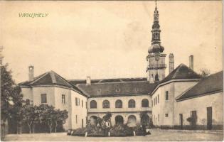 Vágújhely, Waag-Neustadt, Nové Mesto nad Váhom; Római katolikus templom udvara. Horovitz Adolf 5032. / courtyard of the church