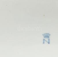 Doccia Ginori Capodimonte Porcelán Relief jelenetes díszdoboz. XX. sz. eleje. Kézzel festett. Jelzet...