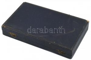 Ezüst (Ag) 4 db-os reggelizőkészlet kopott dobozában, magyar behozatali fémjellel, bruttó:140g, h:20...