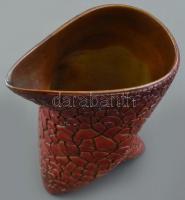 Zsolnay repesztett, ökörvér mázas csóka váza hibátlan állapotban. Mérete: m: 13,5 cm, d: 10 cm Jelzé...