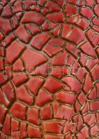 Zsolnay repesztett, ökörvér mázas csóka váza hibátlan állapotban. Mérete: m: 13,5 cm, d: 10 cm Jelzé...