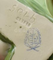 Herendi porcelán rózsa. Kézzel festett, jelzett, minimális mázhibával és lepattanással. 7x5 cm