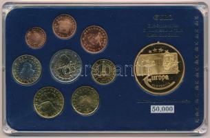 Szlovénia 2007. 1c-2E (8xklf) forgalmi szett + 2003. Europa kétoldalas aranyozott emlékérem műanyag tokban T:1-2 Slovenia 2007. 1 Cent - 2 Euro (8xdiff) coin set + 2003. Europa two-sided, gilt medallion in plastic case C:UNC-XF