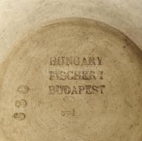 Fischer díszkancsó-pár.
Formába öntött porcelánfajansz, dupla falú áttört díszítéssel. Felületén ki...
