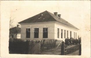 1932 Alsóvárad, Dolní Várad, Dolny Hrádok (Barsvárad, Tekovsky Hrádok); utcakép / street view. photo (fl)