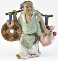 Kínai vízhordó asszony, mázas kerámia, kézzel festett, jelzés nélkül, kis kopásnyomokkal, m: 21,5 cm