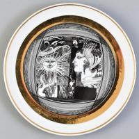 Hollóházi Szász Endre (Napfény c. alkotásából részlet) által tervezett mintával díszített porcelán tálka. Matricás, jelzett, apró karcok. d:15,5 cm