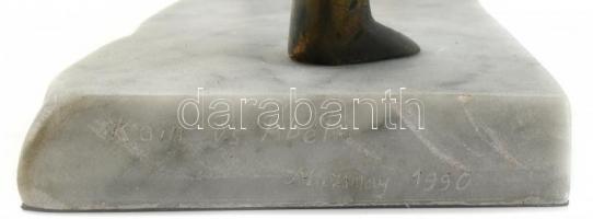 Muzsnay Ákos (1945 - ): Káin és Ábel.
Viaszveszejtéses öntött, patinázott bronz, márványtalpon. Jel...