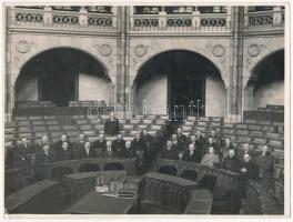 cca 1940 Kirándulás a Parlamentben tabló fotó 24x18 cm