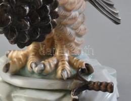 Herendi 1942 porcelán turul, kézzel festett, jelzett, jobb szárnyai és a kard nyele restauráltak, m:...