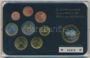 Szlovénia 2007. 1c-2E (8xklf) forgalmi szett + 2003. 1E próbaveret műanyag tokban T:1,1- Slovenia 2007. 1 Cent - 2 Euro (8xdiff) coin set + 2003. 1 Euro trial strike in plastic case C:UNC,AU