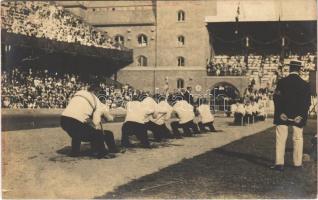 1912 Stockholm, Olympiska sommarspelen / 1912 Summer Olympics in Stockholm. Tug of War between Sweden and Great Britain. photo
