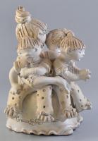 Kovács Éva (1938-2017): Anya gyermekeivel. Kézzel festett mázas kerámia, jelzett, apró csorba. 20x18...