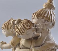 Kovács Éva (1938-2017): Anya gyermekeivel. Kézzel festett mázas kerámia, jelzett, apró csorba. 20x18...