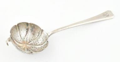 Ezüst (Ag) teaszűrő cukorfogó. XX. sz. eleje. Jelzett, mesterjegyes. Gazdagon díszített 64 g