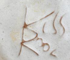 Kiss Roóz Ilona (1920-2010): Angyal.
Mázas kerámia, kézzel festett, jelzett, hibátlan, m: 22 cm