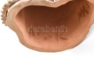 Antalfiné Szente Katalin: Anya gyermekével 1966. Festett kerámia, jelzett, alján egy apró gyári tűzr...