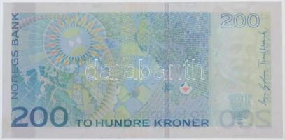 Norvégia 2003. 200K T:II törés nélküli hajlások
Norway 2003. 200 Kroner C:XF bent without broken
K...