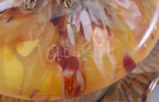 Karsbadi bonbonniere.
Többrétegű anyagában színezett üveg. 
Alján jelzett: Hermann Holzner. (alapí...