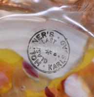 Karsbadi bonbonniere.
Többrétegű anyagában színezett üveg. 
Alján jelzett: Hermann Holzner. (alapí...