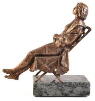 Farkas Ferenc (1958- ): Nyugágyon.
m: 28 cm, bronz, 2013. Jelzett. Hibátlan. CSAK SZEMÉLYES ÁTVÉTEL...