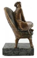 Farkas Ferenc (1958- ): Fotel.
m: 31 cm, bronz, kő, 2006. Jelzett. Hibátlan. CSAK SZEMÉLYES ÁTVÉTEL...