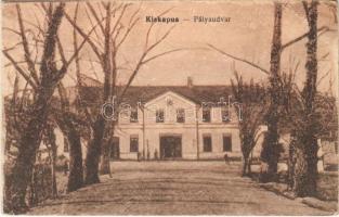 1918 Kiskapus, Kleinkopisch, Copsa Mica; pályaudvar, vasútállomás. Vasúti levelezőlapárusítás 452. / railway station (EB)