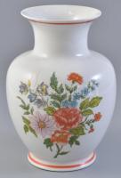 Hollóházi váza Meszöv lógóval ellátva. Matricázott porcelán, jelzett, hibátlan m: 18cm