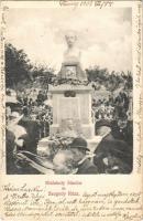 1905 Sümeg, Kisfaludy Sándor és Szegedy Róza síremléke a temetőben miután Szegedy Rózát áthelyezték férje mellé, avatási ünnepség (EK)